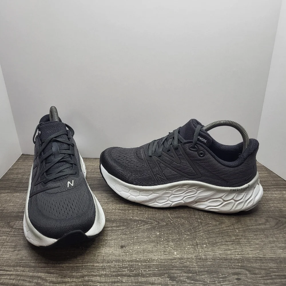 New Balance Fresh Foam X More V4 Athletic Shoes Womens Gray Sneakers Size 8.5